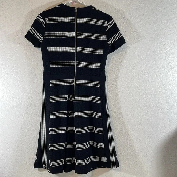 MAGGY LONDON Petites Women's Multi-Striped Short-Sleeve Dress Size 4P - Picture 4 of 8